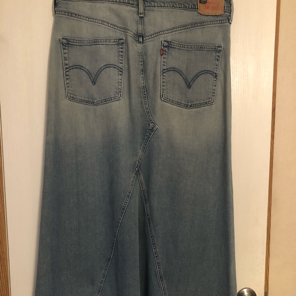 Levi brand long jean skirt. Is used but in very good condition.